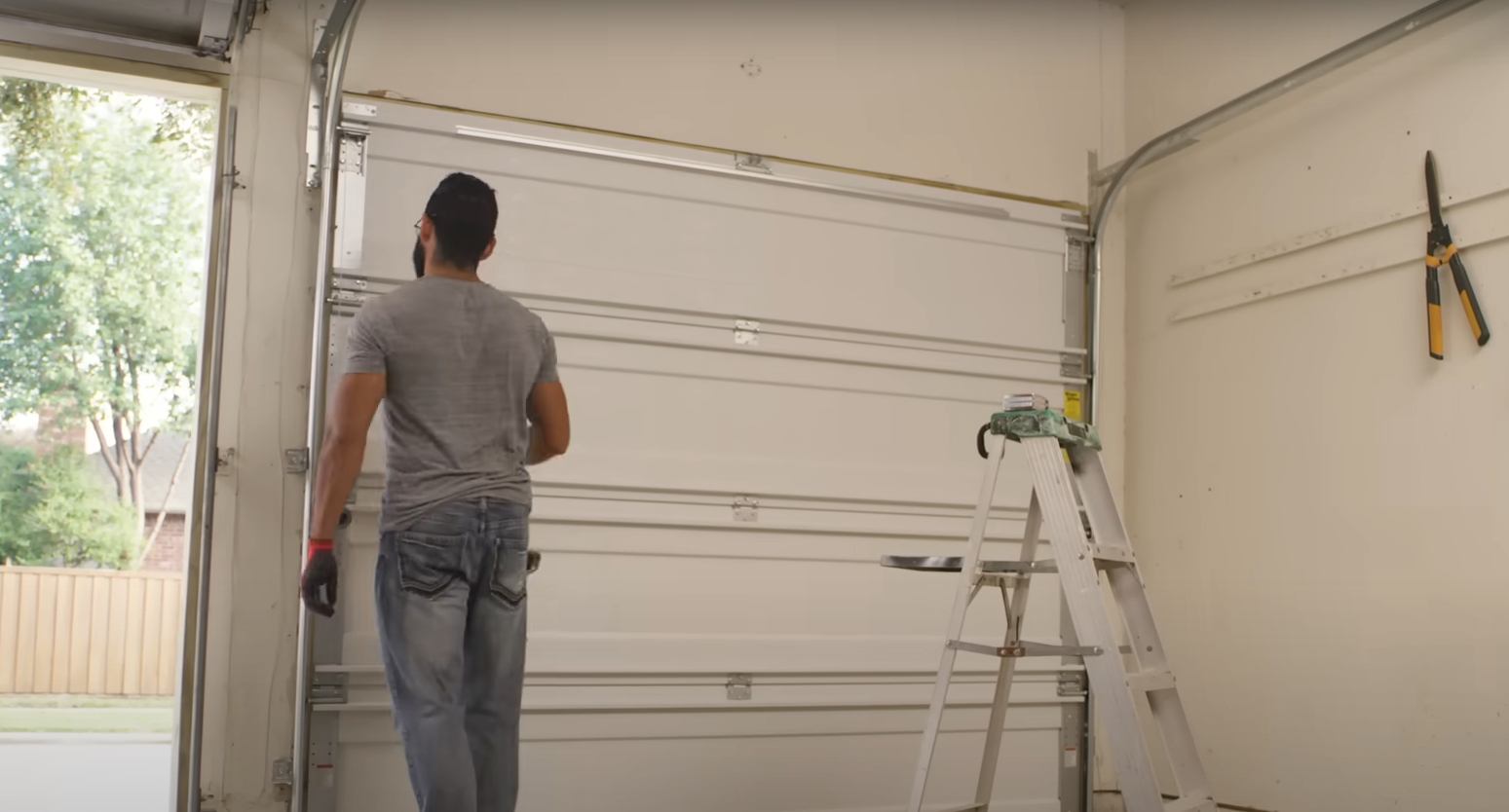 Top 3 Common Issues Requiring Emergency Garage Door Repair