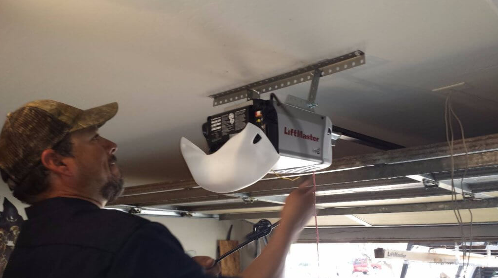 How Professional Diagnostic Tools Pinpoint Hidden Garage Door Opener Repair Issues